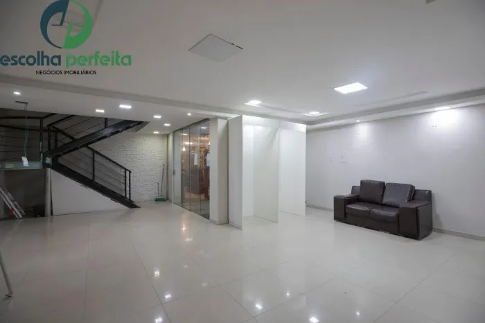 Sala Comercial no Itapuã Shopping - 110m² com Mezanino - Alta Visibilidade