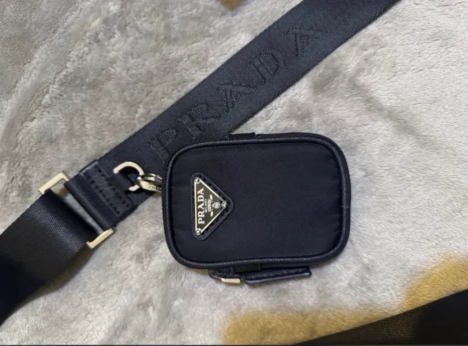 bolsa prada bolsa de ombro em couro saffiano e re-nylon