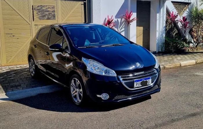 Peugeot 208 Griffe 1.6 Flex 16V 5P Aut. 2015