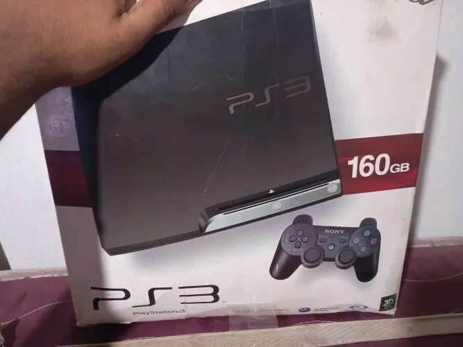 PS 3 Hen, com 3 controles, 1 jogo em Mídia física, e a caixa, pegando 100% é só pegar e jg