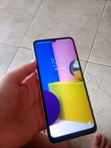 Celular em excelente estado