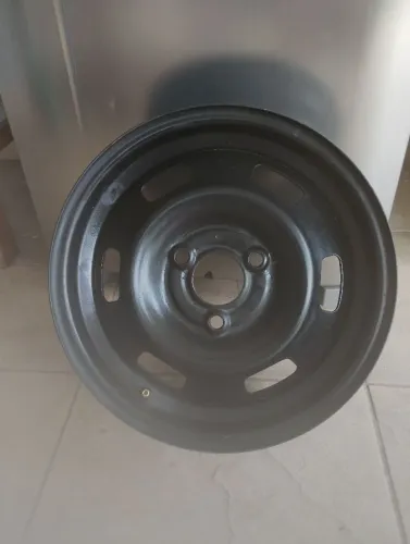 Roda de ferro Kwid Aro 14 Original