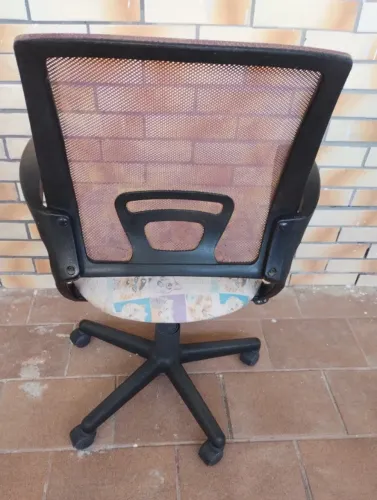 Cadeira de escritório giratória