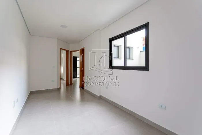Apartamento Sem Condomínio | 2 Dormitórios com Suíte | Elevador | Jardim do Estádio - Sant