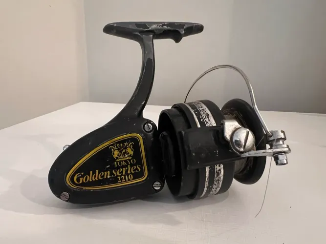 Molinete Tokyo Golden Series 2210