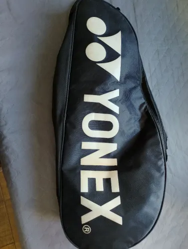 Raqueteira Yonex em boas Condições