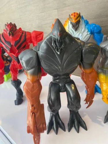 Bonecos Max steel VALOR DE CADA