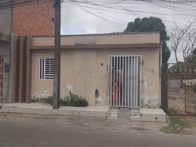 Vendo ou troco casa