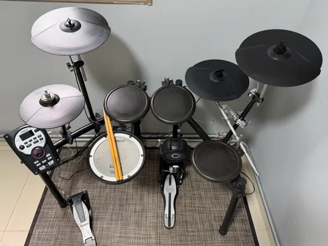 Bateria eletrônica Roland Td-11 Td11 Completa