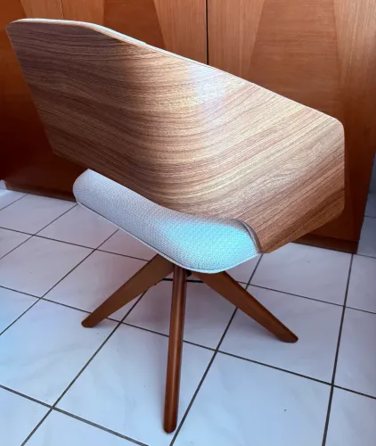 Cadeira da marca officina design