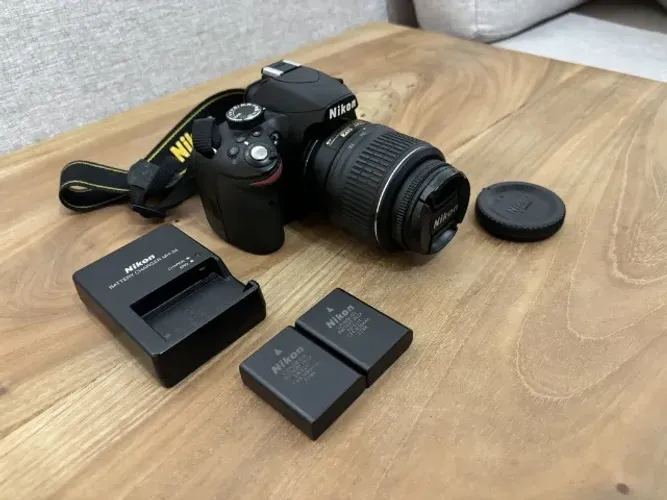 Nikon D3200 + Lente 18-55mm VR + 2 Baterias + Cartão 32GB