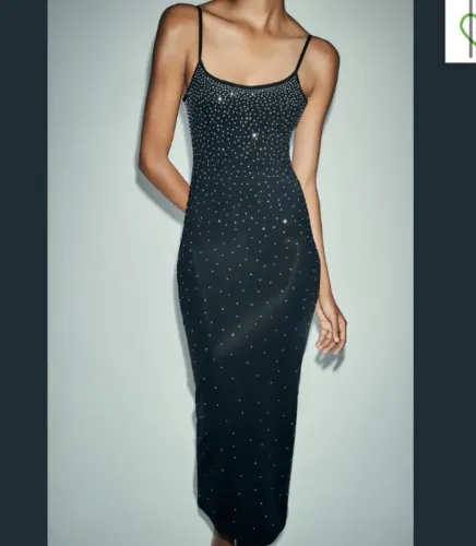Vestido Zara, nunca usado, na cor preto com strass - tamanho P