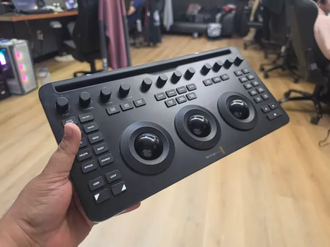 BLACKMAGIC DAVINCI RESOLVE MICRO COLOR PANEL