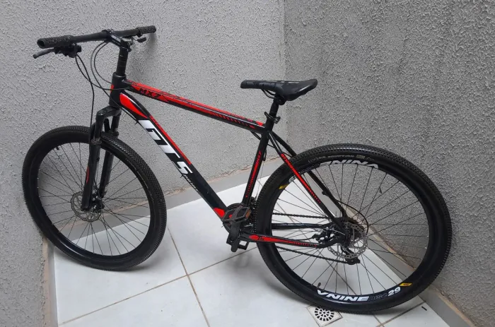 Bicicleta aro 29 com nota, tudo funcionando, NÃO TROCO 550 $nao faço menos, valor é esse