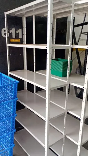 ESTANTE EM ACO BARATA NOVA 6BPRAT 300,00 AVISTA * NOVAS SO