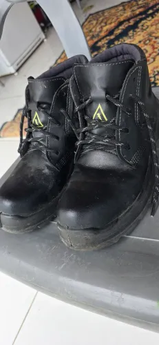 Bota bico de ferro No 41