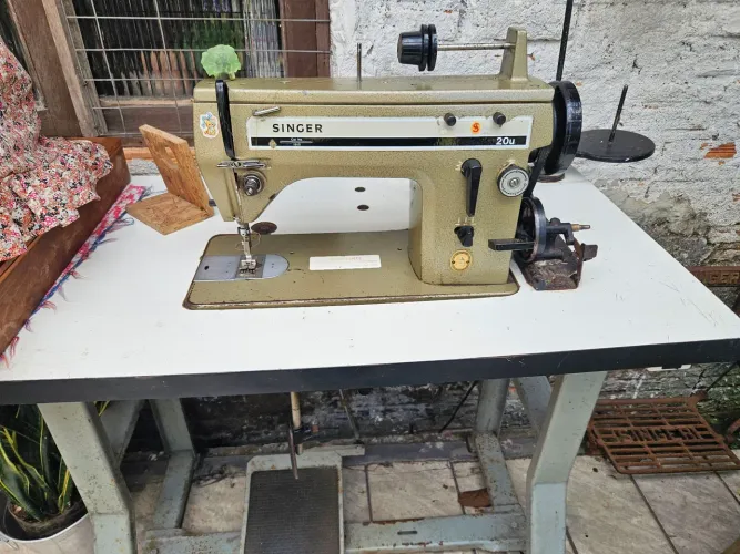 Máquina de costura Singer