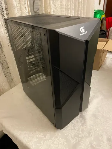 Gabinete Fortrek Preto Fumê