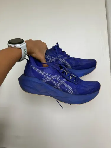 Tênis de corrida novablast 5