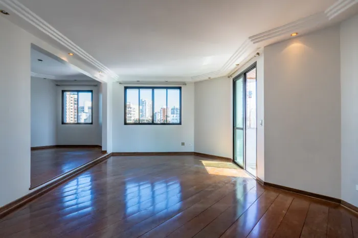 Apartamento para venda em Campo Belo com 4 quartos, sendo 1 suíte, 163m²