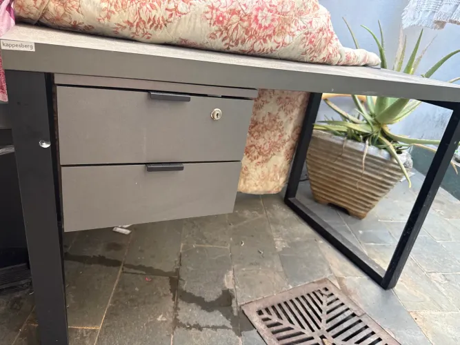 Mesa de 1,20 com gaveteiro 