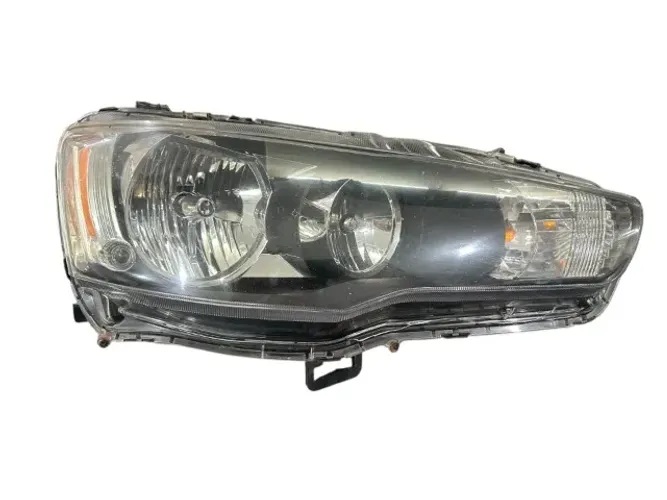 FAROL LANCER DIREITO 