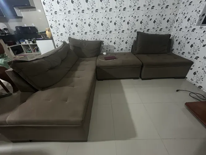 Sofá grande com 4 partes
