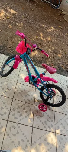 Vendo uma bicicleta infantil feminina