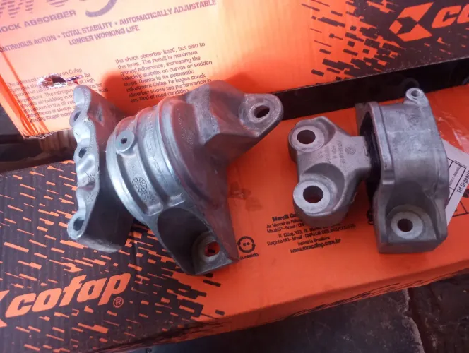 Coxins do motor do Fiat Argo original 