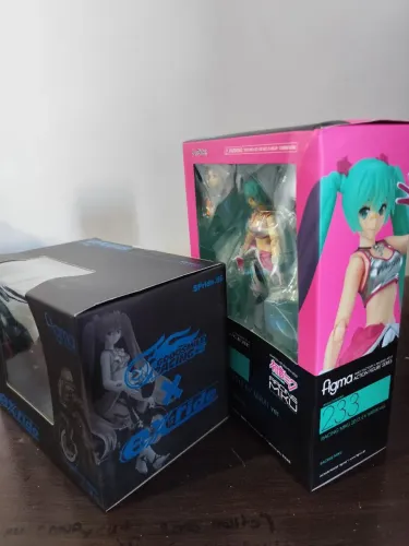 figma 233 - Hatsune Miku - Racing Miku EV 2013 EV MIRAI ver + Ex:Ride Spride.06 LACRADAS
