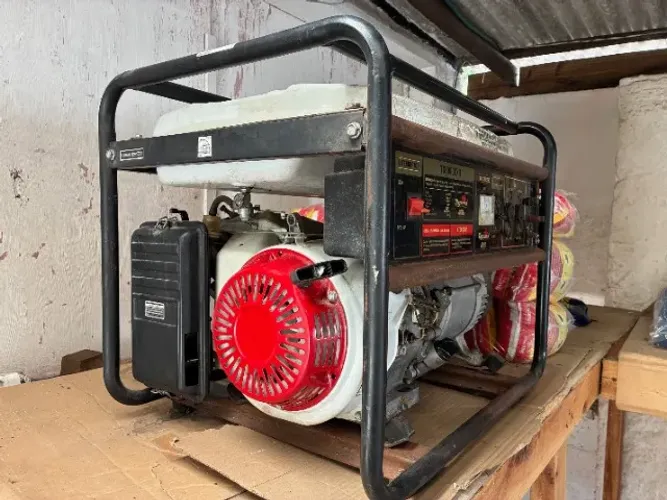Gerador Toyama TG6000 CXH 110v/220v 5.500w de potência