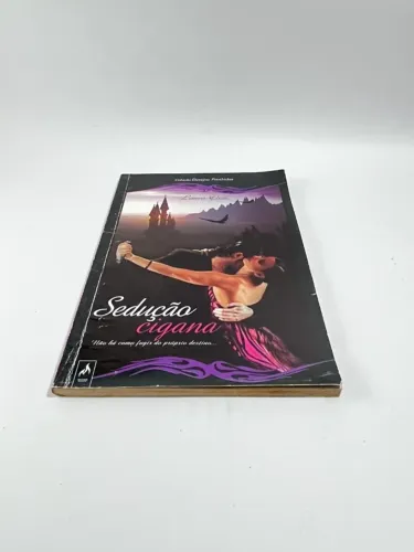Livro Sedução Cigana - Laura Elias | Coleção Desejos Proibidos