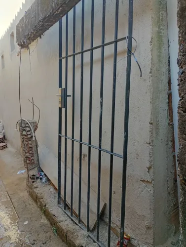 Portão de grade sem marco, e chapa