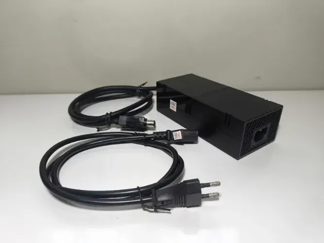 Fonte Xbox One Fat Original Microsoft Bivolt Seminova