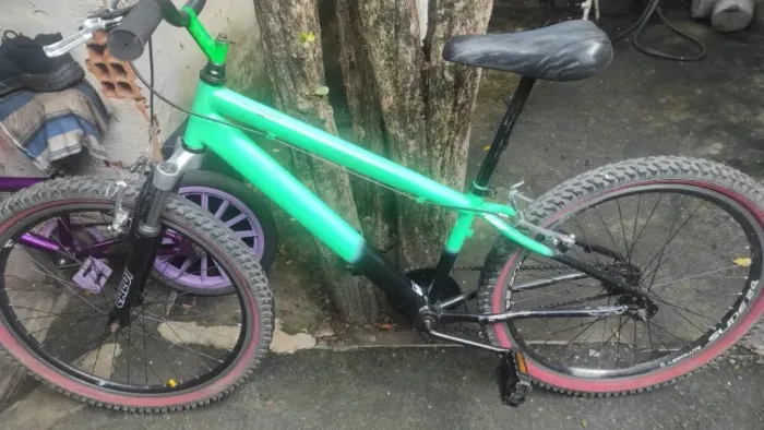 "Bike Aro 24 Rebaixada Grau - Suspensão Caloi - Pneu Novo"