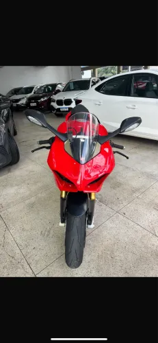 Panigale V4S em estado de zero