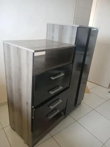 Cômoda de madeira
