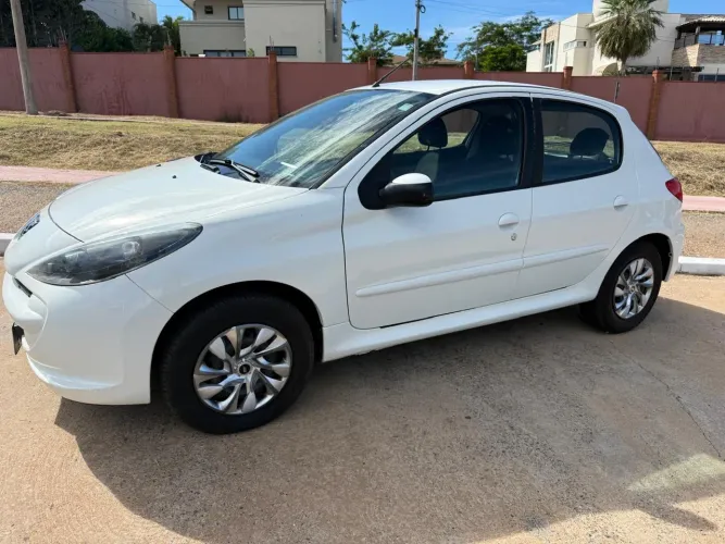 Peugeot 207 Active 1.4 Flex 8V 5P 2015