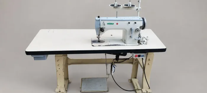 Máquina de costura Singer semi industrial reta e zigzag