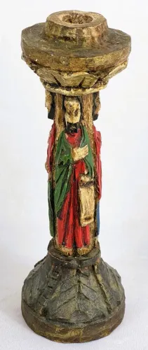 Antigo e raro Castiçal esculpido Madeira policromada sustentado por três imagens de Cristo