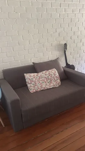 Sofá dois lugares seminovo 