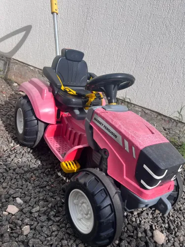 Vendo Trator de Brinquedo