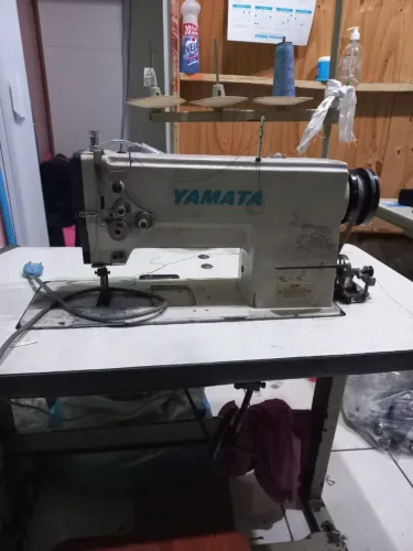 Máquina de costura pespontadeira industrial yamata