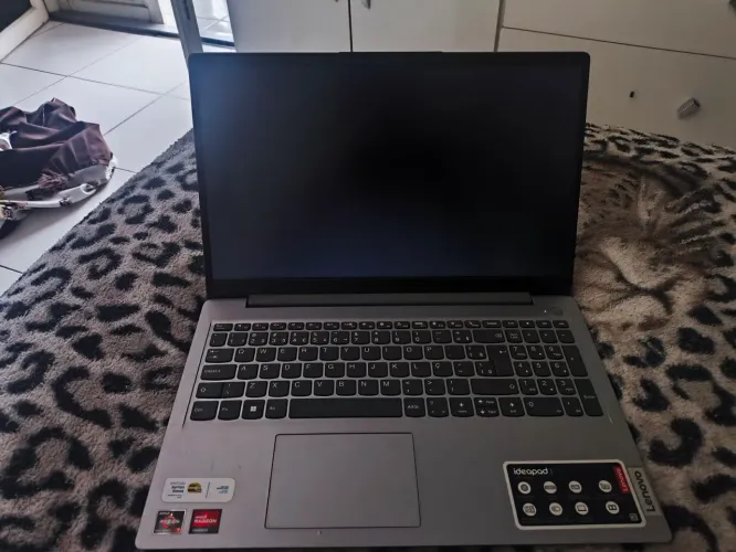 Notebook Lenovo IdeaPad 3 - Ryzen 7 5700U | 20 GB RAM | SSD 1 TB