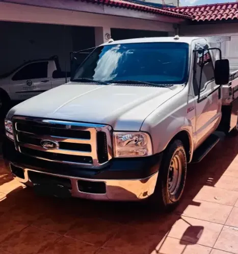 F350 carroceria carga seca