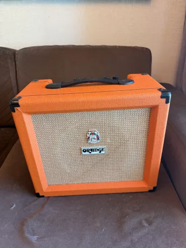 Amplificador Orange Crush 35RT 35W com Reverb e Afinador