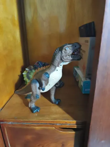 Kit com 4 dinossauros 