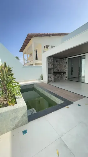 Casa de Alto Padrão em  Condomínio Fechado - 03 Suítes - Próximo ao Rangedor.