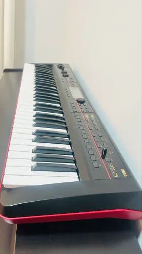 Teclado Korg Kross 1