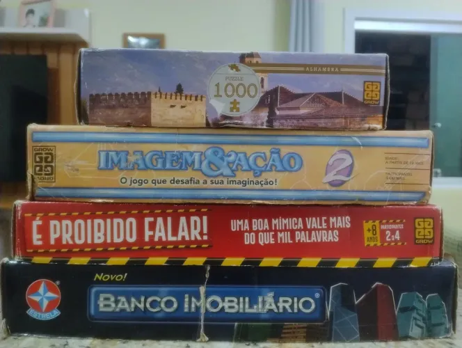 Jogos de tabuleiro, 10 reais cada
